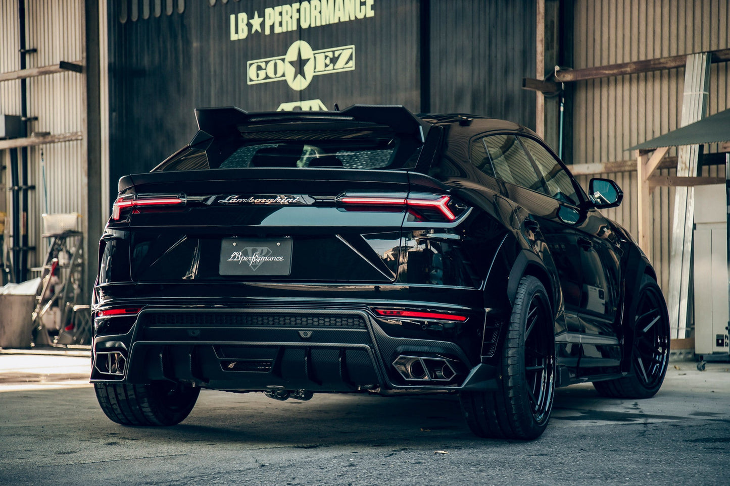 LB-WORKS URUS complete body kit with Bonnet Hood