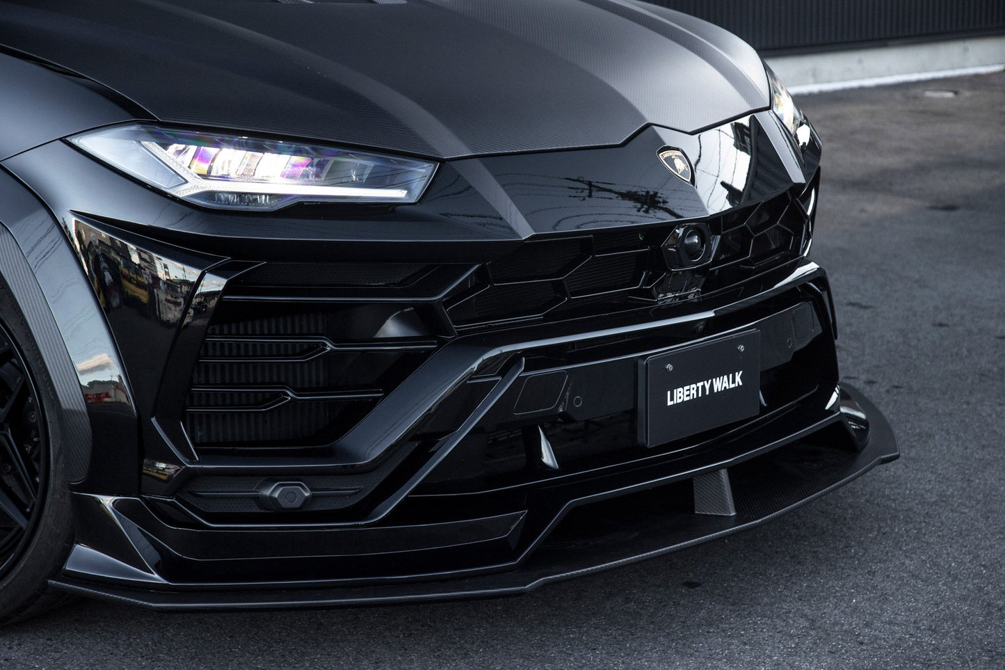 LB-WORKS URUS complete body kit with Bonnet Hood