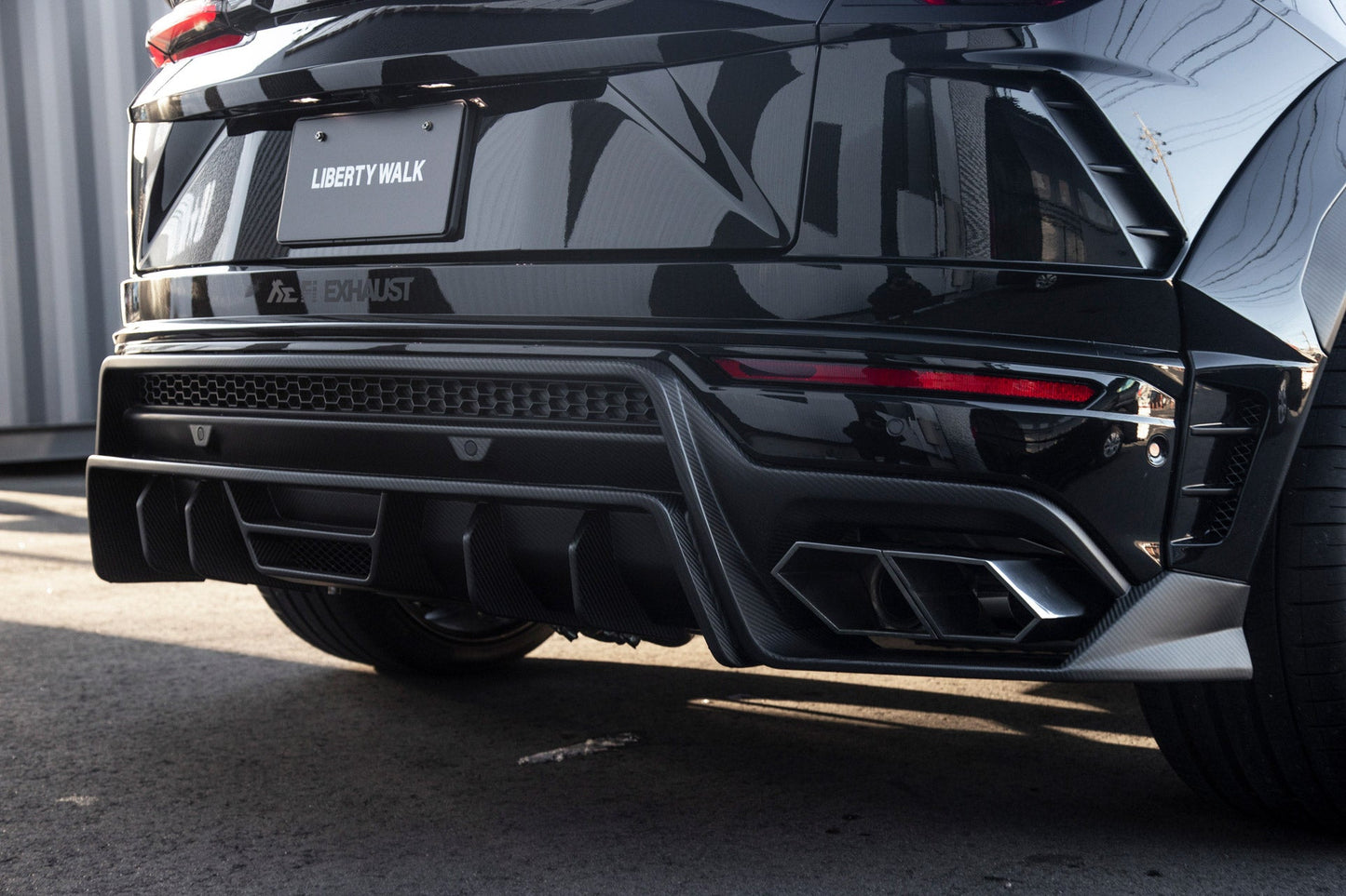 LB-WORKS URUS complete body kit with Bonnet Hood